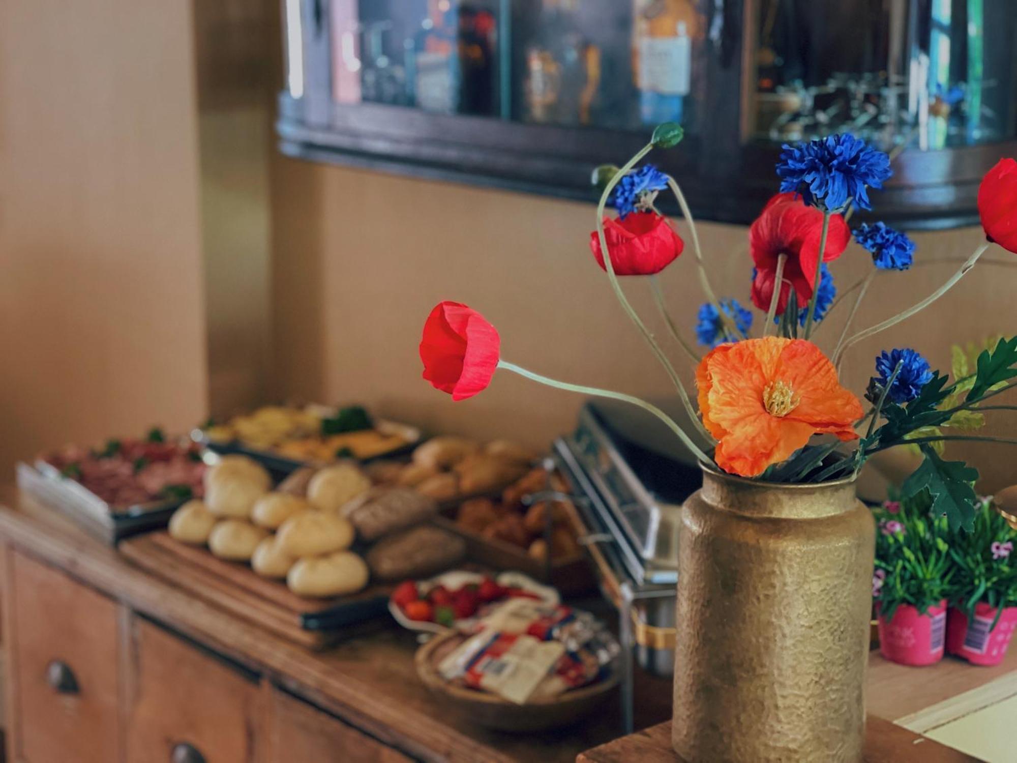 Boutique Hotel Bajoene Middelburg Bagian luar foto